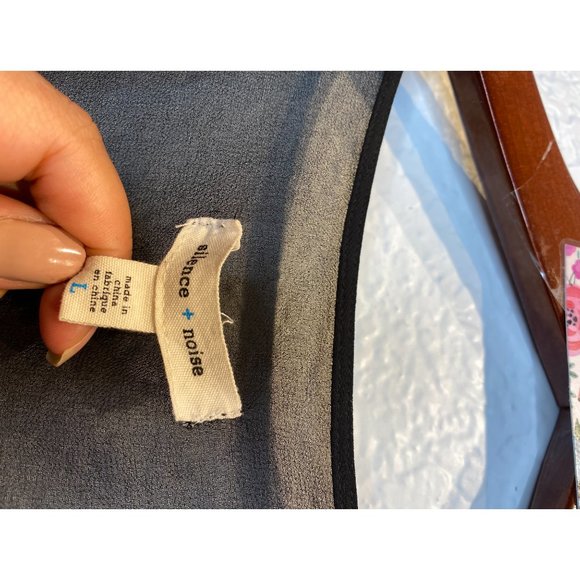 SILENCE + NOISE ROMPER SIZE LARGE - Picture 5 of 6